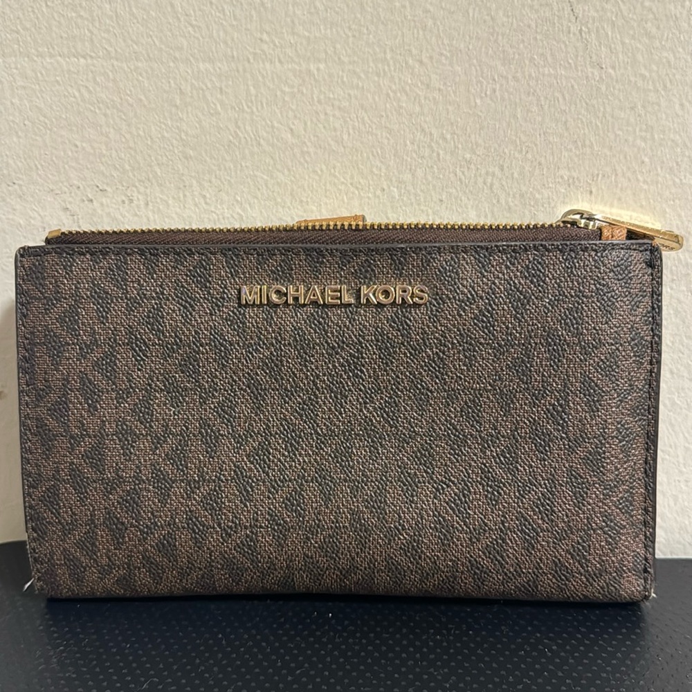 Michael Kors Wallet Zipper Card Holders Flip Open MK Print Brown